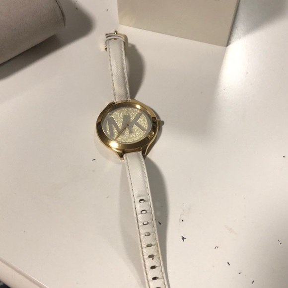 Michael Kors watch - Picture 3 of 3